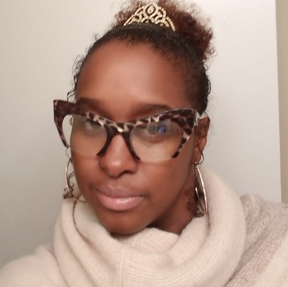 Meet your Posher, Tonya